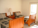 Thumbnail - twin bedroom